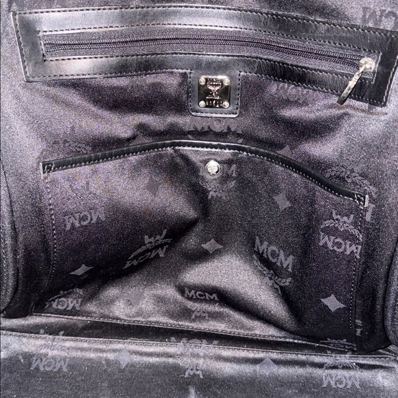 MCM Visetos Striped Princess Lion Laptop Bag - Picture 15 of 16